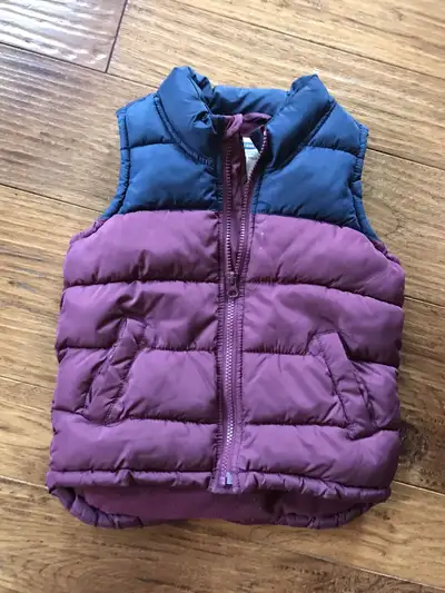 Kids puffer vest, View more