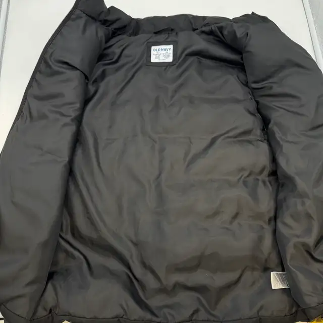 Old Navy Men’s Black Puffer Vest XL in Men's in City of Toronto - Image 6