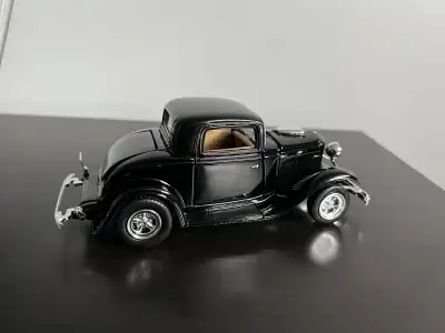 1932 Ford Coupe, Black - Motormax Premium American 73251 - 1/24 Scale Diecast Model Car