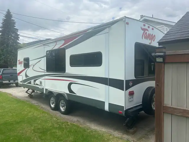 2007 30’ Tango Travel Trailer in Travel Trailers & Campers in Nelson - Image 6