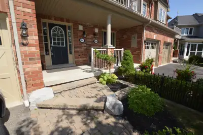 Beautiful 3 Bedroom Home With Finished Basement Located Just Minutes From The Lake Ontario, Biking T...