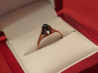 Yellow gold very old ring 10K ..Size 6....Black stone . No box