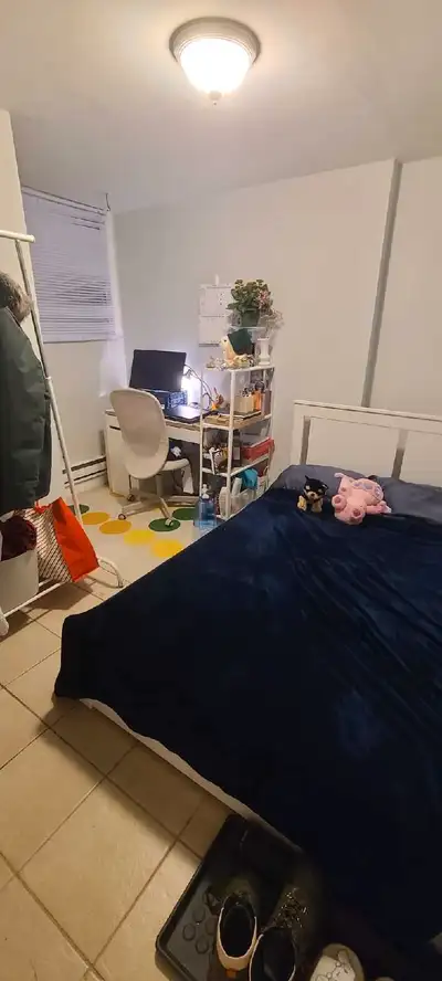 Private Room available in downtown Toronto