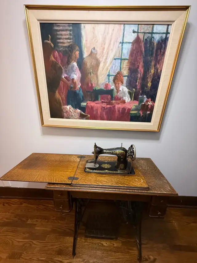 Antique Singer Sewing Machine 1913 in Arts & Collectibles in City of Toronto - Image 2