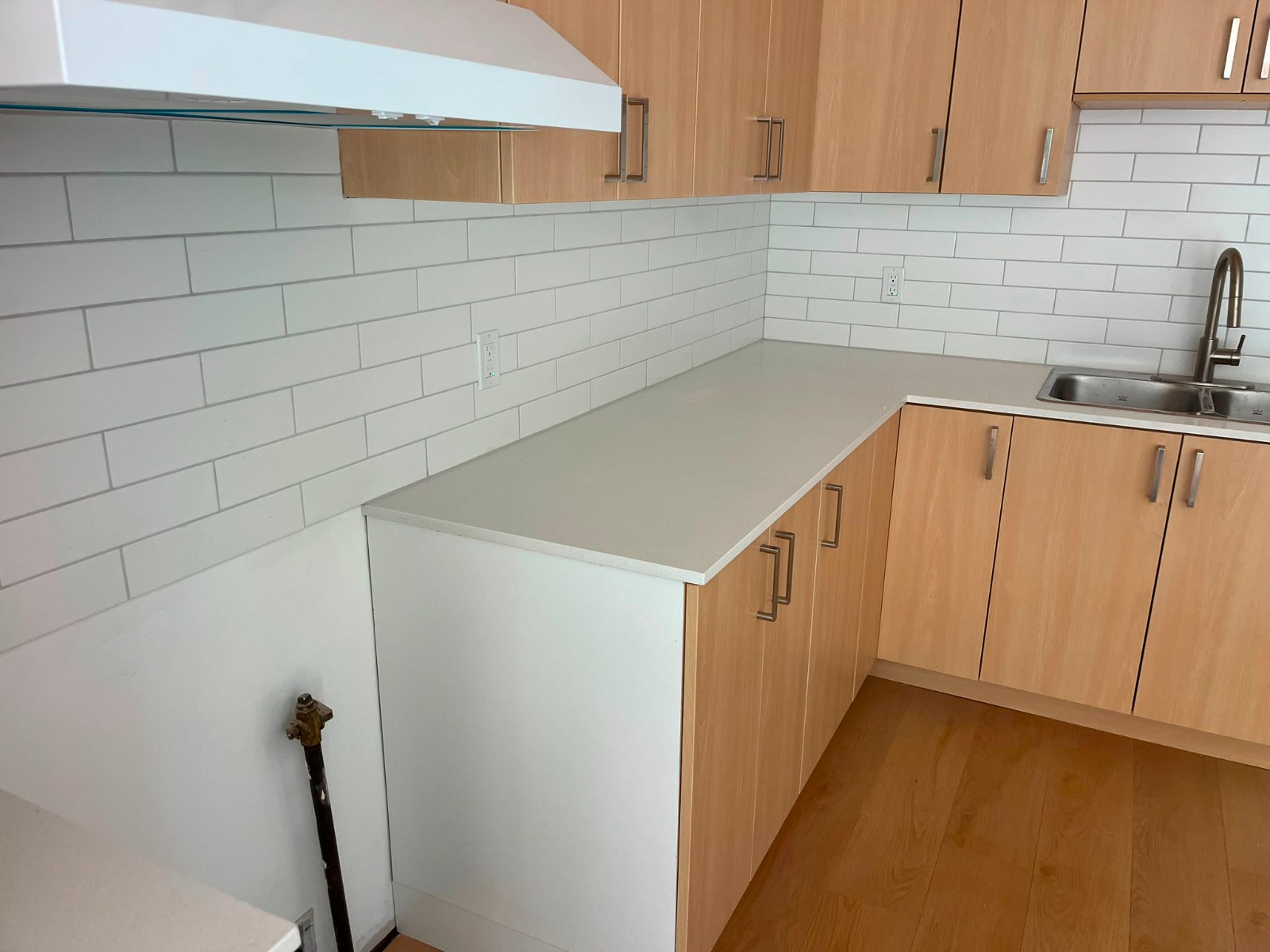 3 ½ rénové+parking+4 électros - Hochelaga -1490 $ - 6 min. Metro — photo 2