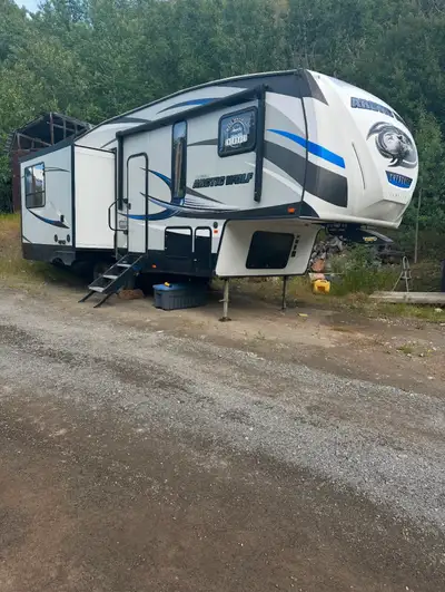 Like new condition comes with solar panels $39,000 OBO