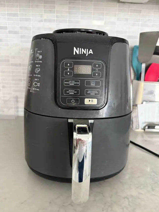 ninja air fryer  in Microwaves & Cookers in Hamilton - Image 2