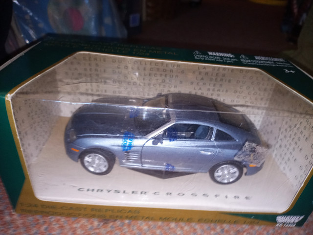 NEW  DIE-CAST  1 ; 24 SCALE  CHRYSLER CROSS FIRE in Arts & Collectibles in Sarnia