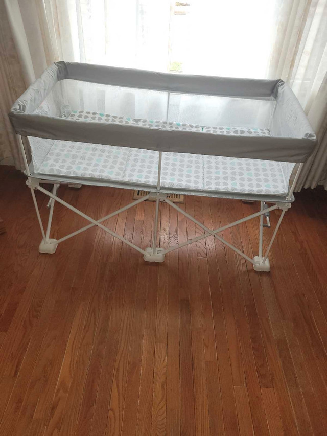 Bassinet &amp; Sheets  in Bathing & Changing in Hamilton