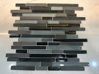 16 backsplash panels made of glass and stone