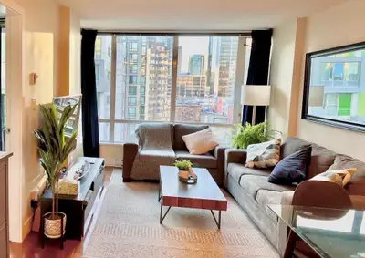Building Features: * Very Clean and Quiet building - Richards Livings This one bedroom + flex suite...