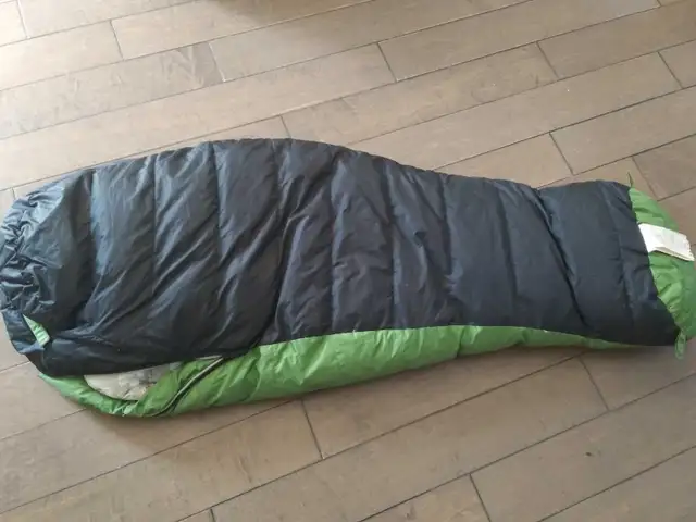 kids sleeping bag in Fishing, Camping & Outdoors in Muskoka - Image 2