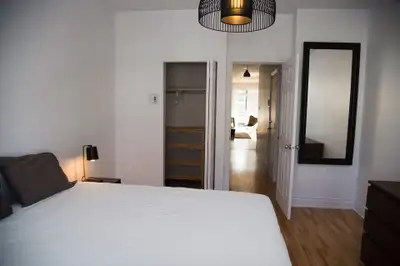 3 1/2 furnished & spacious apartment (1min from metro station)