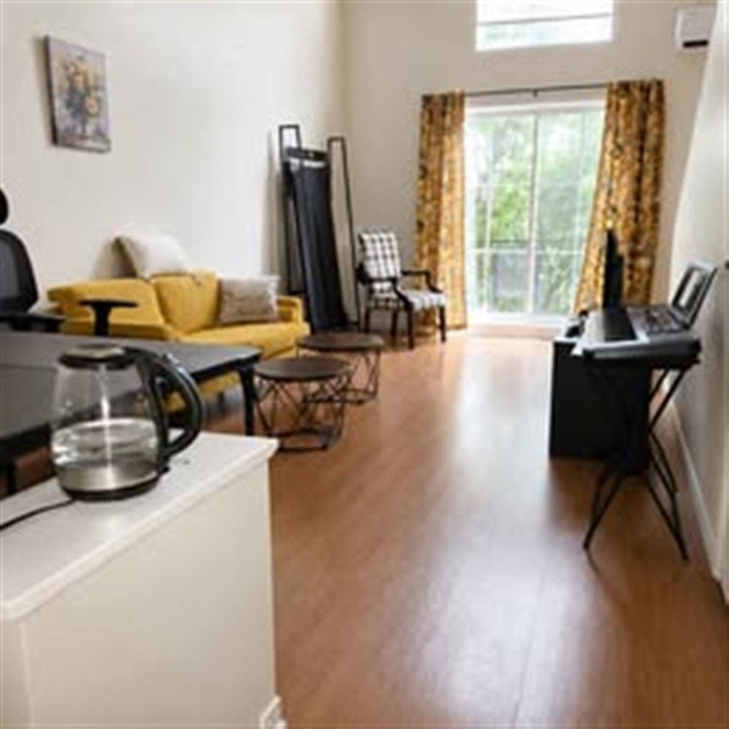 Lease Transfer – 1 Bedroom Apartment – Bois-Franc — photo 1