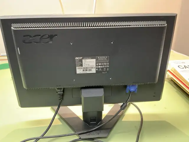 18-inch Acer X183H Monitor64324638097153120