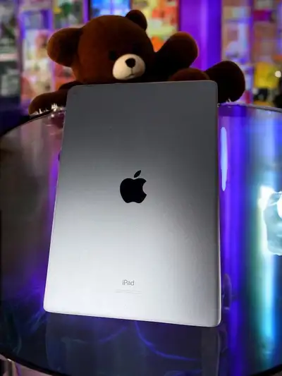 APPLE iPad 8th gen 32GB storage 10.2" WIFI on SALE FIRM PRICE !!, View more
