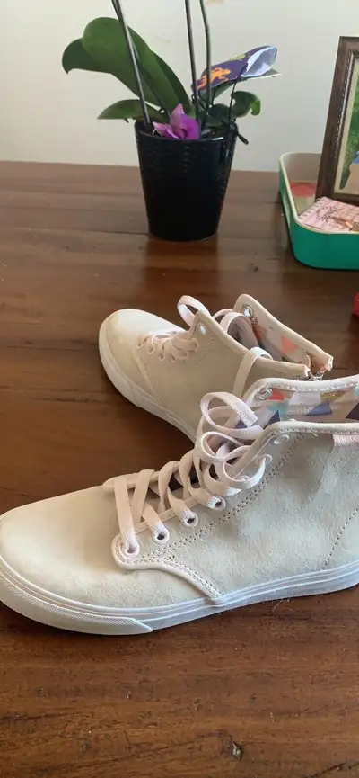 Light pink vans suede leather, View more
