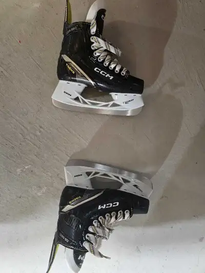 CCM ice skates size 3, View more