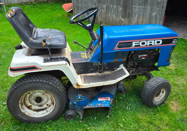 Ford YT 12.5 Garden Tractor in Lawnmowers & Leaf Blowers in Kitchener / Waterloo - Image 2