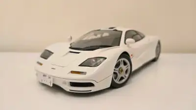Up for sale is a 1:18 scale McLaren F1 Road Car in White by MINICHAMPS • Manufacturer: MINICHAMPS •...