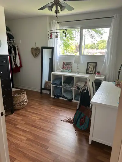Attn professionals Room for rent