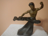 Large Bruce Lee Kung Fu Fighting Martial Art Statue 9", signed