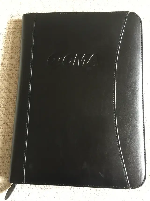 LEATHER LOOK BINDER PORTFOLIO for Business or Home in Other in Kitchener / Waterloo - Image 5