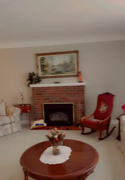 1 private room is available in St. Thomas