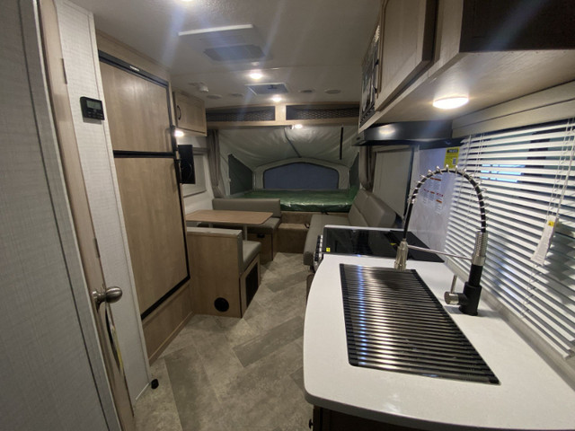 2023 Forest River Solaire 147h Hybrid Travel Trailer in Travel Trailers & Campers in Edmonton - Image 3