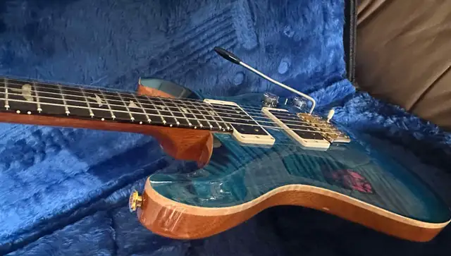 PRS Custom 24 – 35th Anniversary (2021) – 10-Top – Cobalt/Matteo in Guitars in Calgary - Image 3