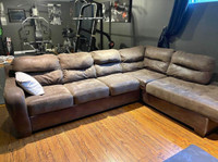 Big sectional couch ( I offer free delivery)