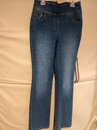 Women's size 6R jeans and medium sized shirt new