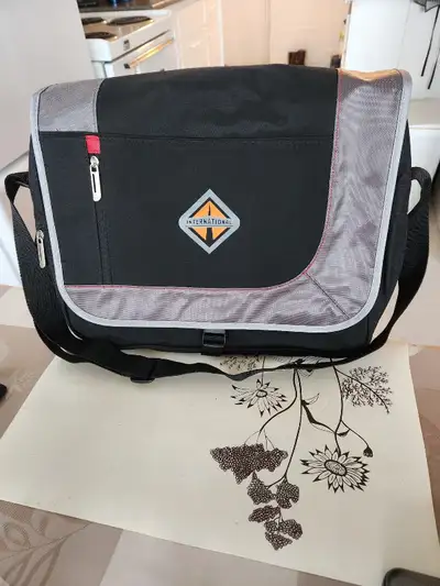 Mallettes professionnelles, View more