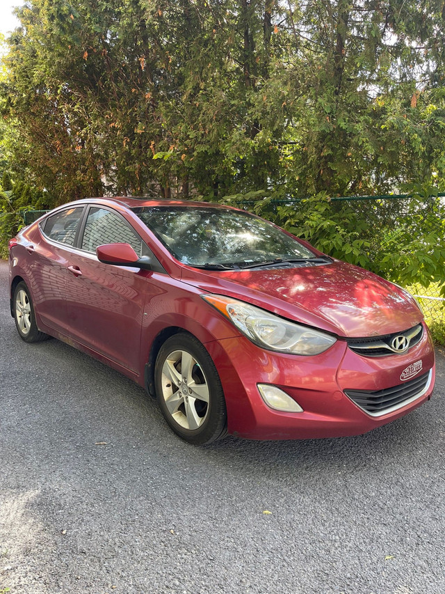 Hyundai Elantra à vendre  dans Autos et camions  à Longueuil/Rive Sud
