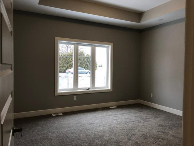 Main Floor of a Bungalow for Rent (1st June 2024) in Long Term Rentals in Sarnia - Image 3