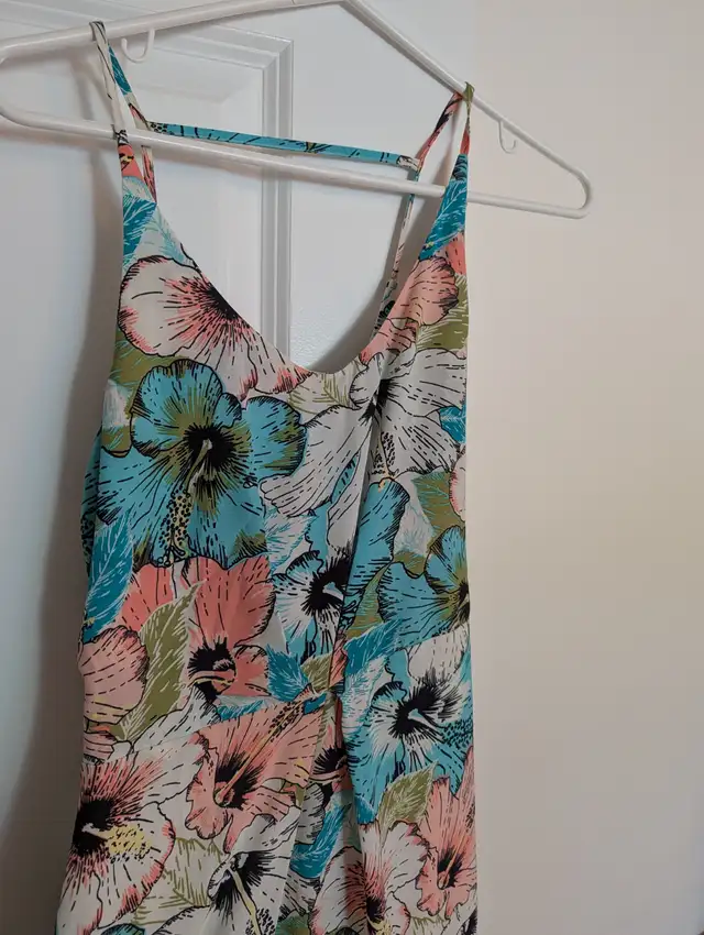 H&M Size 4 Floral V-neck maxi dress, lined in Women's - Dresses & Skirts in Kitchener / Waterloo - Image 10