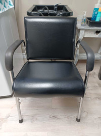 Salon shampoo chair