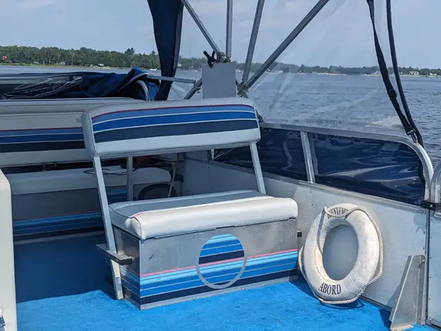 PONTON in Powerboats & Motorboats in Lac-Saint-Jean - Image 6