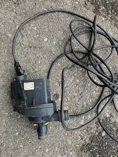 Hagen Laguna Max-Flo 120v pond pump, View more