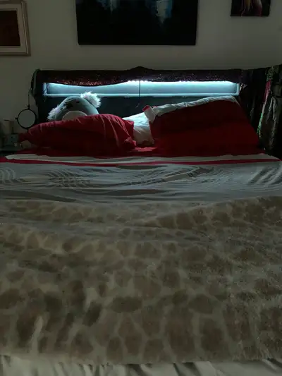 Lit queen avec matelas, View more