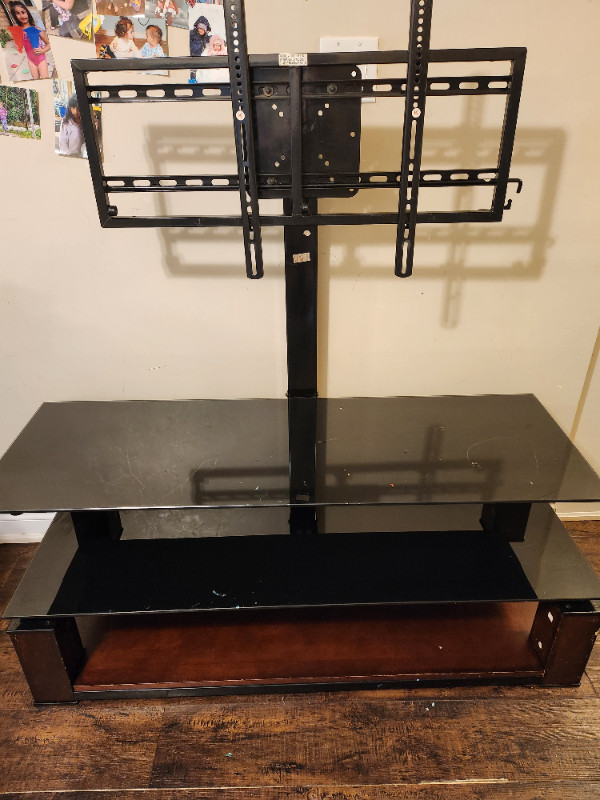 Glass tv stand in Video & TV Accessories in Mississauga / Peel Region - Image 2