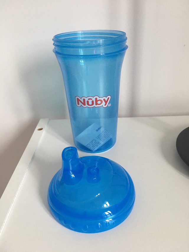 Nuby no spill sippy cup dans Nourriture et chaises hautes  à Ville de Montréal - Image 2