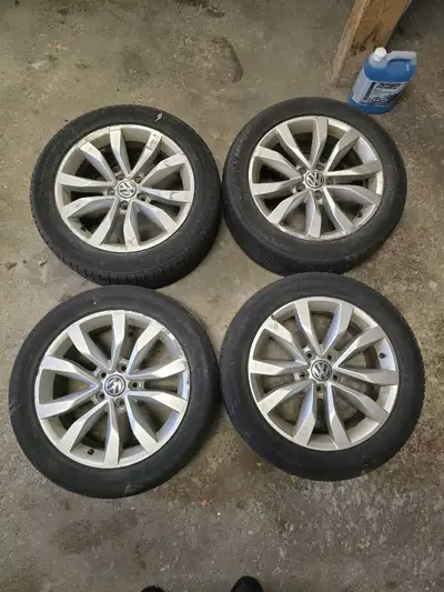 215 55R 17 Michelin Winter Tires x 4 215 55R 17 Weathermaxx Winter Tires x 2 17" Volkswagen Alloy Ri...