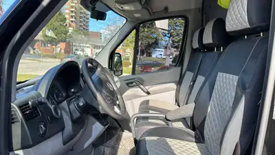 3500 Mercedes-Benz Sprinter van 2018 in good condition, with a hitch at the back. Always serviced. A...