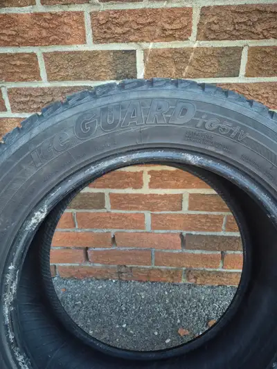 4 x 18 inch winter tires, lots of threads, like new