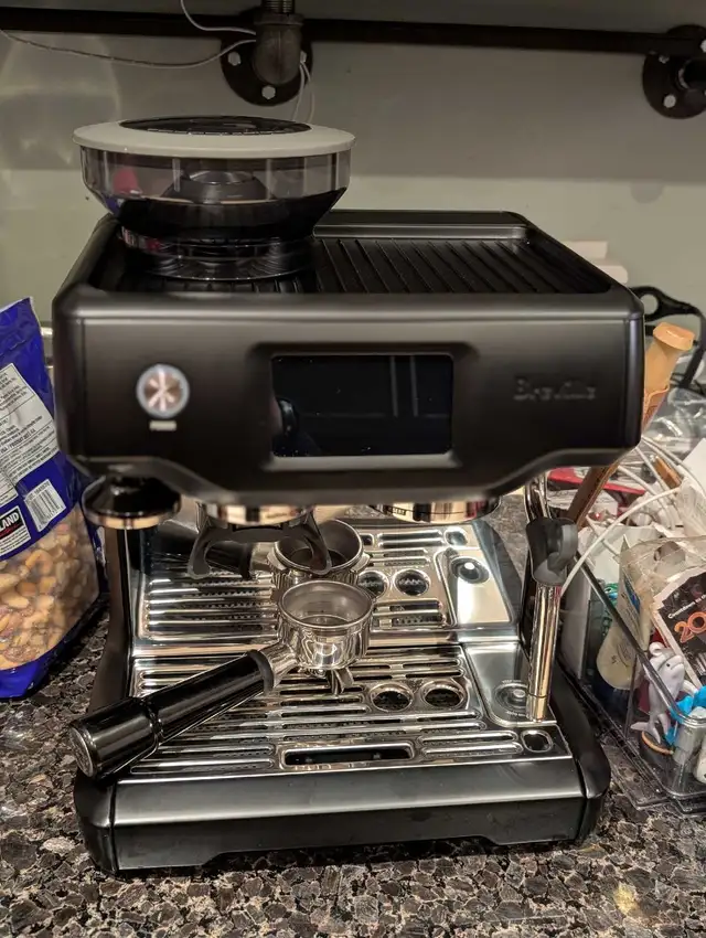 Almost new Breville Barista Touch Espresso machine black truffle in Coffee Makers in Mississauga / Peel Region - Image 8