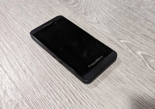 Blackberry Z10 with Charger  in Cell Phones in City of Toronto