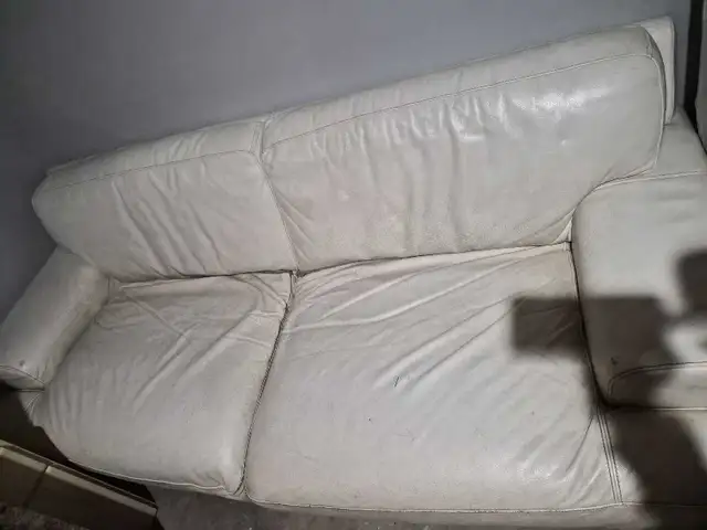 couch set in Couches & Futons in Kingston - Image 3