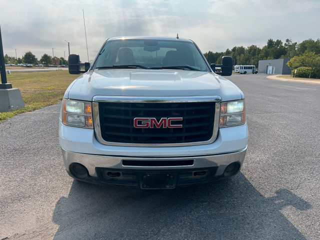 2010 GMC SIERRA SLE 2500HD LONG  BOX in Cars & Trucks in Ottawa - Image 2