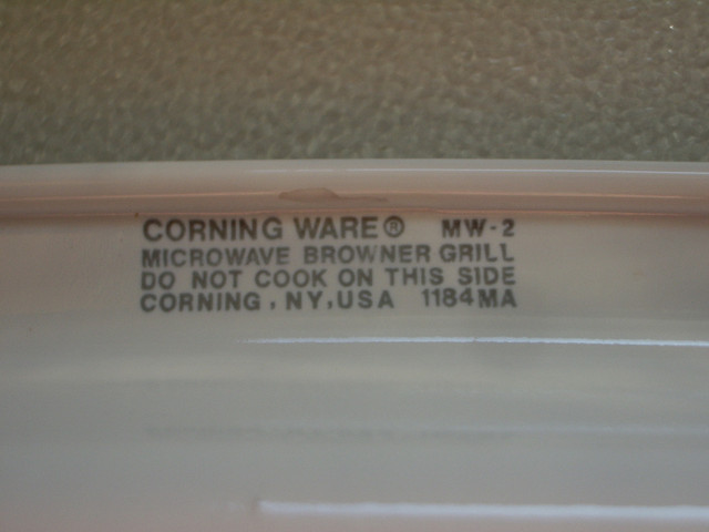 Corning Microwave Browning Tray model MW-2 - Reduced in Kitchen & Dining Wares in Hamilton - Image 3